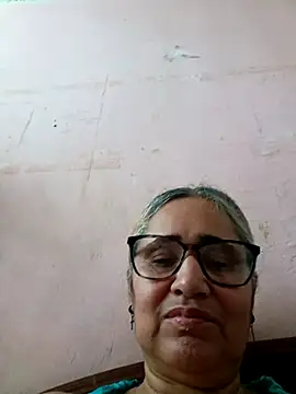 Snapshot of _candi chatting on December 2025 12:21:02 PM candi online show from December 2025 12:21:02 PM