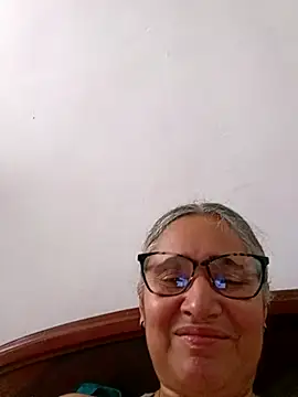 Snapshot of _candi chatting on February 2026 01:16:01 PM candi online show from February 2026 01:16:01 PM