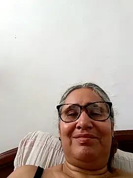 Snapshot of _candi chatting on March 2026 04:00:01 PM candi online show from March 2026 04:00:01 PM