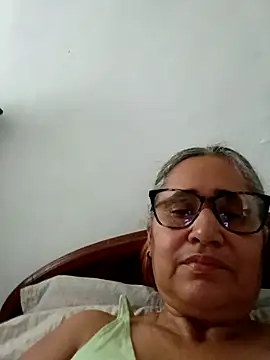 Snapshot of _candi chatting on April 2026 01:38:01 PM candi online show from April 2026 01:38:01 PM