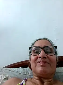 Snapshot of _candi chatting on April 2026 06:21:01 PM candi online show from April 2026 06:21:01 PM