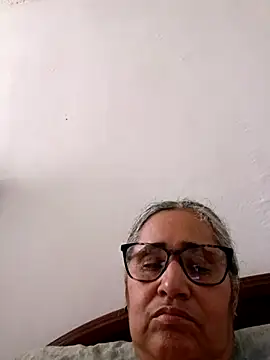 Snapshot of _candi chatting on April 2026 06:55:01 PM candi online show from April 2026 06:55:01 PM