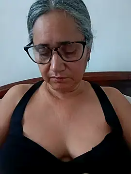 Snapshot of _candi chatting on April 2026 12:11:02 PM candi online show from April 2026 12:11:02 PM