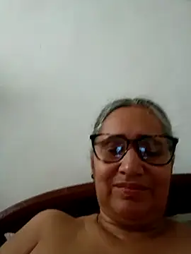 Snapshot of _candi chatting on May 2026 12:32:02 PM candi online show from May 2026 12:32:02 PM