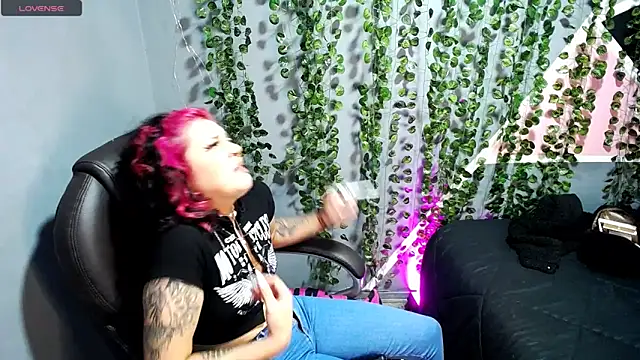 Snapshot of Alaska_atm chatting on January 2025 11:00:02 PM Alaska atm online show from January 2025 11:00:02 PM