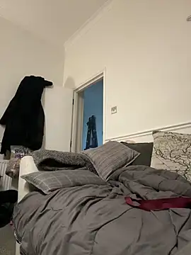 Snapshot of Shyboy817 chatting on December 2025 04:55:02 PM Shyboy817 online show from December 2025 04:55:02 PM