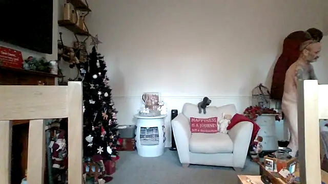 Snapshot of Shyboy817 chatting on December 2025 12:43:01 PM Shyboy817 online show from December 2025 12:43:01 PM