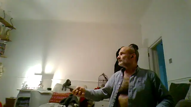 Snapshot of Shyboy817 chatting on December 2025 07:09:01 PM Shyboy817 online show from December 2025 07:09:01 PM