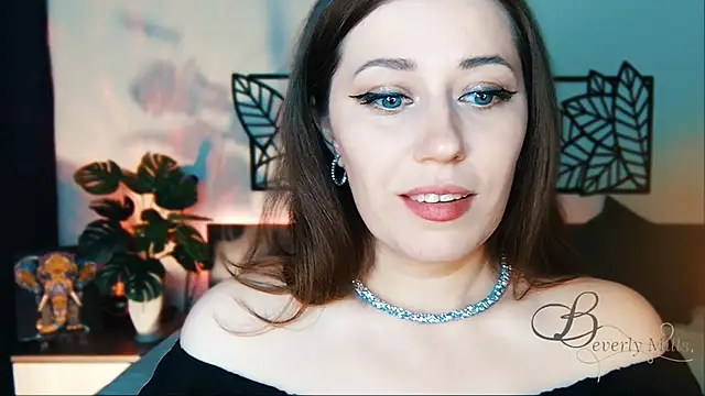 MissBeverlyMills online show from February 2025 12:11:01 PM