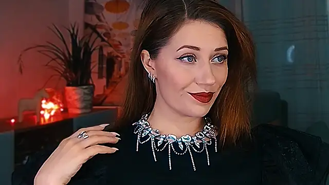 Snapshot of MissBeverlyMills chatting on February 2026 05:33:02 AM MissBeverlyMills online show from February 2026 05:33:02 AM