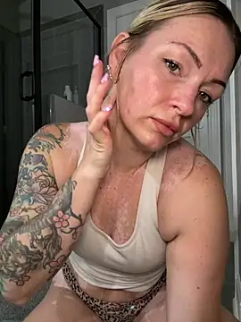 MaggieMayI89 online show from July 2026 12:01:02 PM