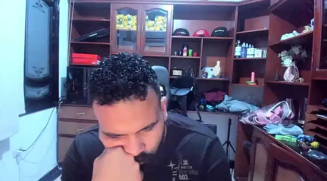 Snapshot of Drako_Argentii chatting on December 2024 03:54:01 AM Drako Argentii online show from December 2024 03:54:01 AM