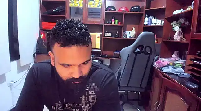 Snapshot of Drako_Argentii chatting on December 2024 06:57:02 AM Drako Argentii online show from December 2024 06:57:02 AM