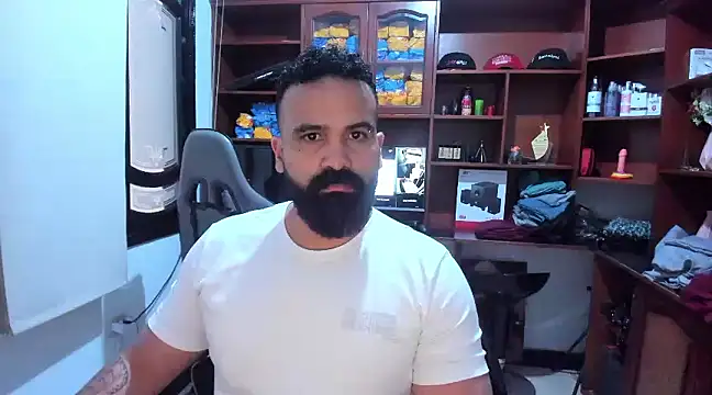 Snapshot of Drako_Argentii chatting on January 2025 07:39:02 PM Drako Argentii online show from January 2025 07:39:02 PM