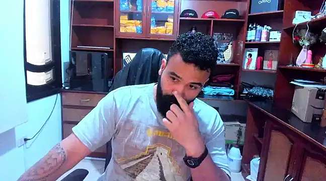 Snapshot of Drako_Argentii chatting on January 2025 12:15:01 PM Drako Argentii online show from January 2025 12:15:01 PM