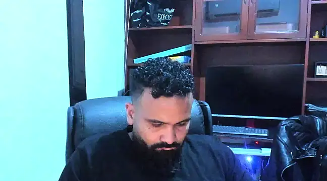 Snapshot of Drako_Argentii chatting on February 2025 11:15:02 PM Drako Argentii online show from February 2025 11:15:02 PM