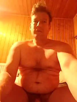 MArciQuarky online show from April 2026 07:00:02 PM