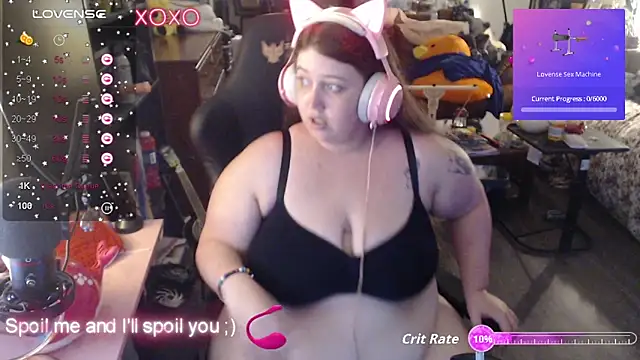 Snapshot of Thickchan chatting on October 2025 03:44:01 PM Thickchan online show from October 2025 03:44:01 PM