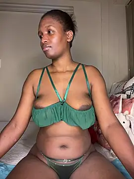 Snapshot of Kinkyy_ chatting on February 2025 06:42:02 PM Kinkyy online show from February 2025 06:42:02 PM