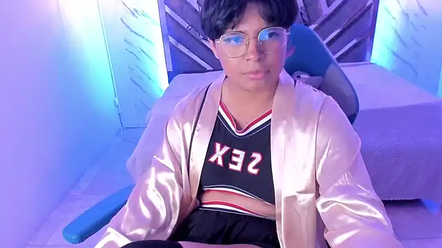 Emmapark  online show from February 2025 10:10:02 PM