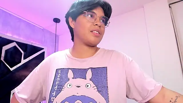 Emmapark  online show from February 2025 08:11:02 PM