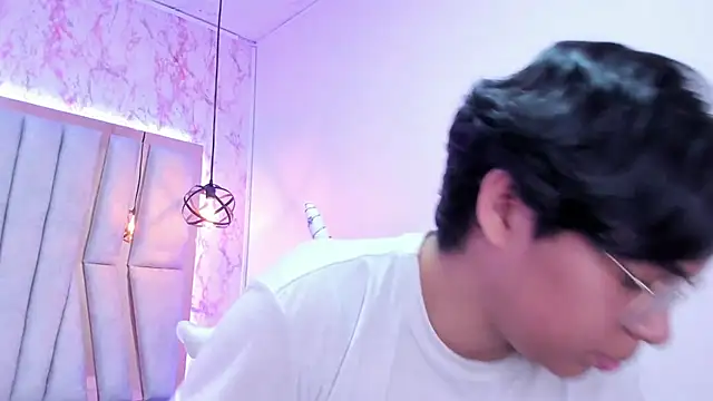 Emmapark  online show from February 2025 07:14:01 PM