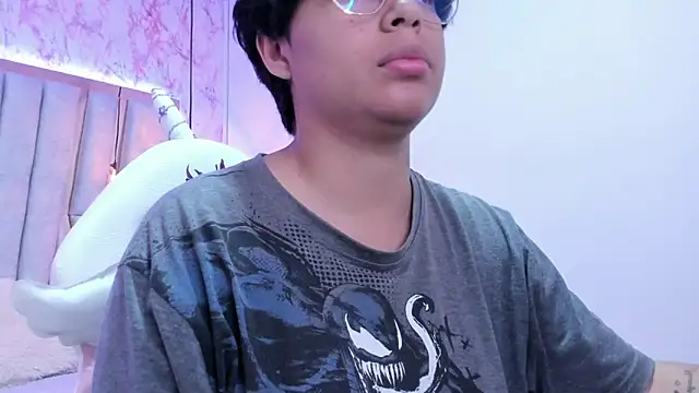 Emmapark  online show from March 2025 06:32:01 PM