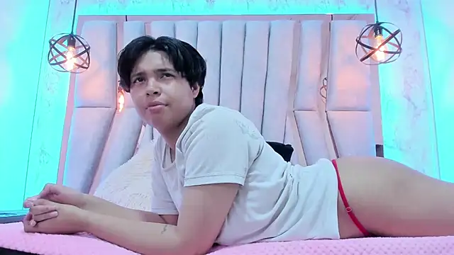 Emmapark  online show from March 2025 03:58:02 AM