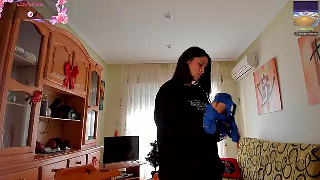 bella apont online show from December 2024 10:37:02 AM