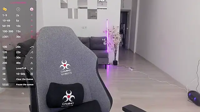 LovelyBianca online show from April 2026 08:20:01 PM