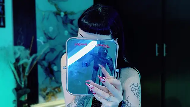 Madison Jackson online show from November 2025 10:00:02 PM