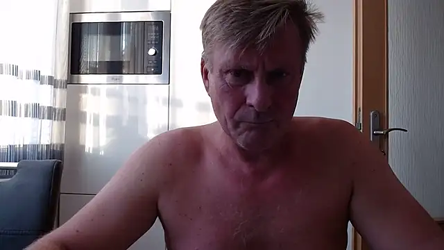 johnnym1 online show from October 2025 03:23:02 PM