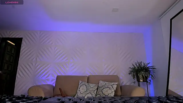 RoxanneHill  online show from February 2026 12:45:02 PM