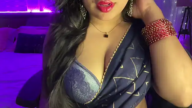 Snapshot of Spice-Summi chatting on May 2026 07:26:02 AM Spice-Summi online show from May 2026 07:26:02 AM
