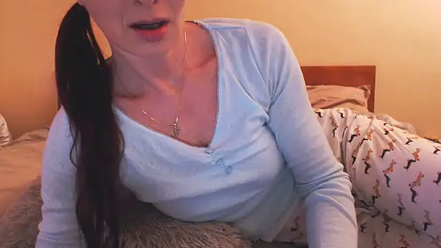 LovelyAndraGirl online show from February 2026 06:43:02 AM