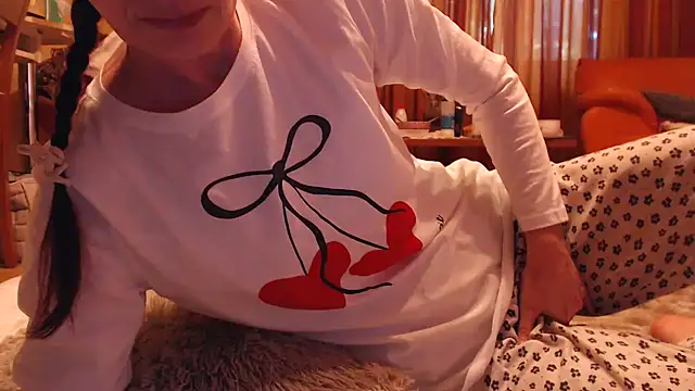 LovelyAndraGirl online show from June 2026 01:42:02 PM
