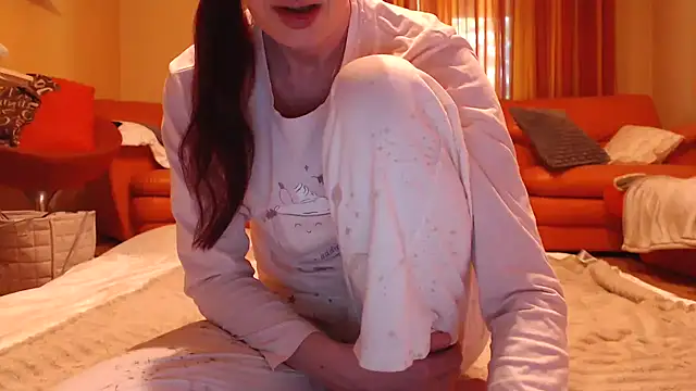 LovelyAndraGirl online show from June 2026 12:31:02 PM