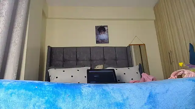 t-NaughtyLicia online show from February 2025 04:04:02 AM