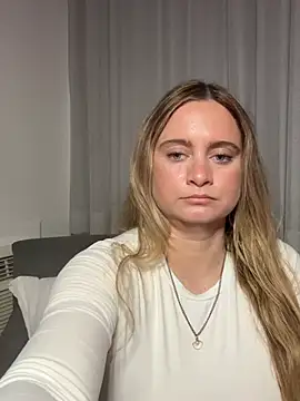 Sophie Raegan online show from April 2026 01:55:02 PM