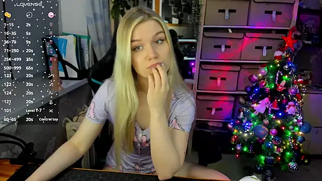 omg lina online show from December 2024 02:13:01 PM