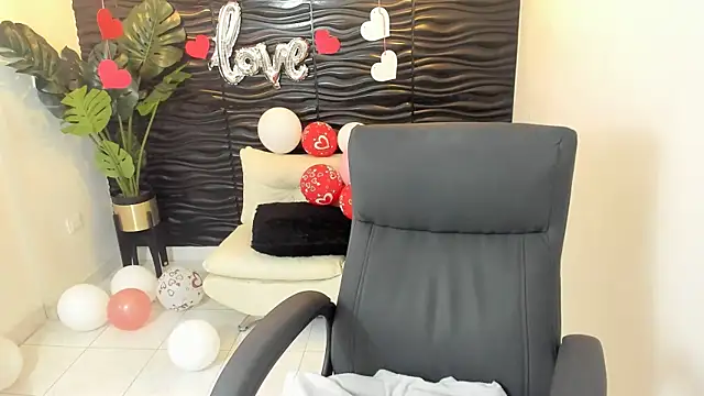 sofia 44 online show from February 2025 03:54:02 PM