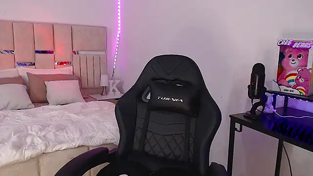 Snapshot of KimGeorgia_ chatting on March 2025 12:47:01 AM KimGeorgia online show from March 2025 12:47:01 AM