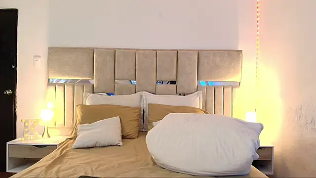 Snapshot of KimGeorgia_ chatting on November 2025 12:13:01 AM KimGeorgia online show from November 2025 12:13:01 AM