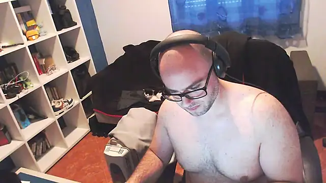 ravingr4d4 online show from February 2025 04:48:02 PM