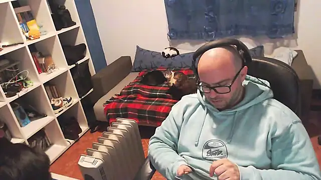 ravingr4d4 online show from February 2025 10:42:02 PM