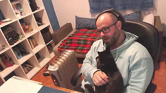 ravingr4d4 online show from March 2025 10:24:02 PM