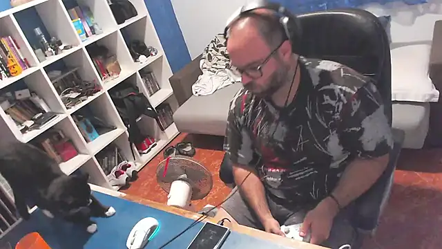 ravingr4d4 online show from October 2025 09:34:02 PM