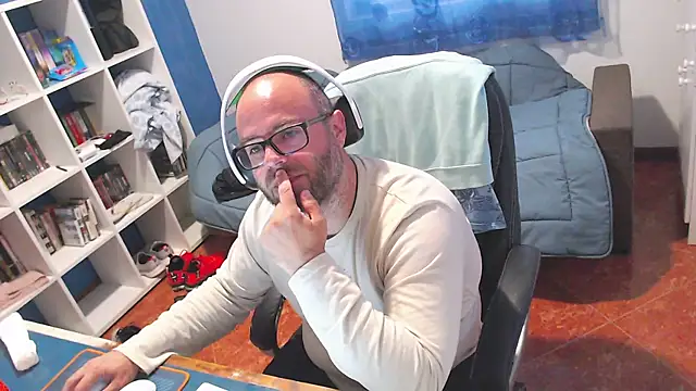 ravingr4d4 online show from May 2026 01:30:01 PM