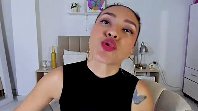 Zoe Gruber online show from May 2026 11:24:01 PM