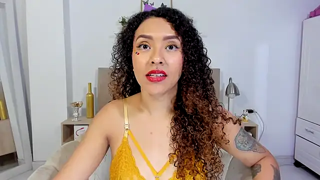 Snapshot of Zoe_Gruber chatting on June 2026 12:20:01 AM Zoe Gruber online show from June 2026 12:20:01 AM
